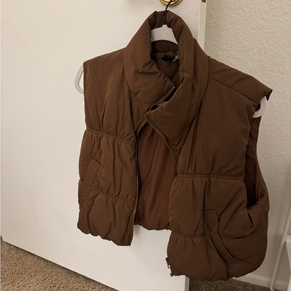 H&M women’s puffer vest